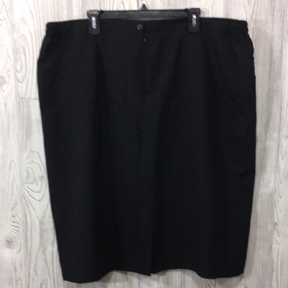 EL Corte Ingles Womens Plus Size 62  (Spain) XXL Solid Black Skirt - Picture 4 of 10